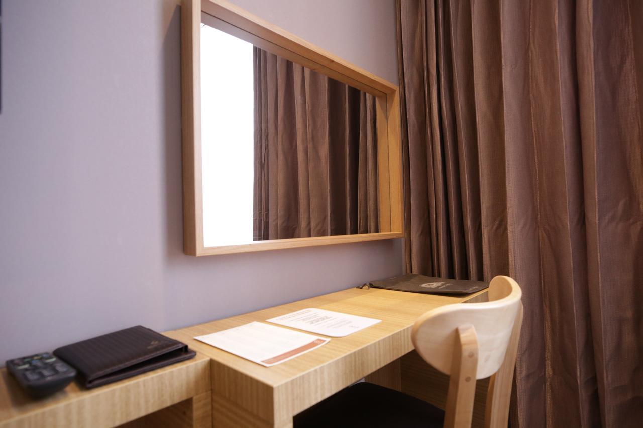Honors Hotel Hwaseong Bagian luar foto