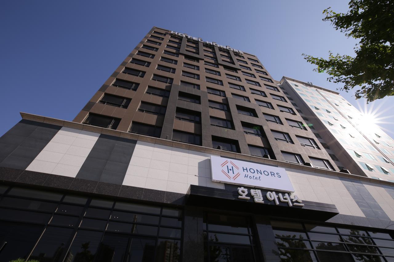Honors Hotel Hwaseong Bagian luar foto