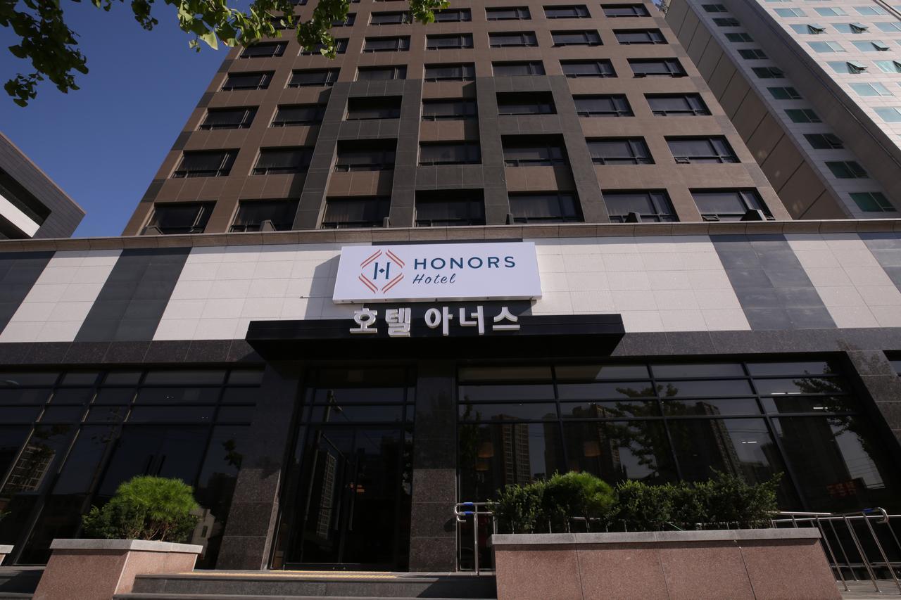 Honors Hotel Hwaseong Bagian luar foto